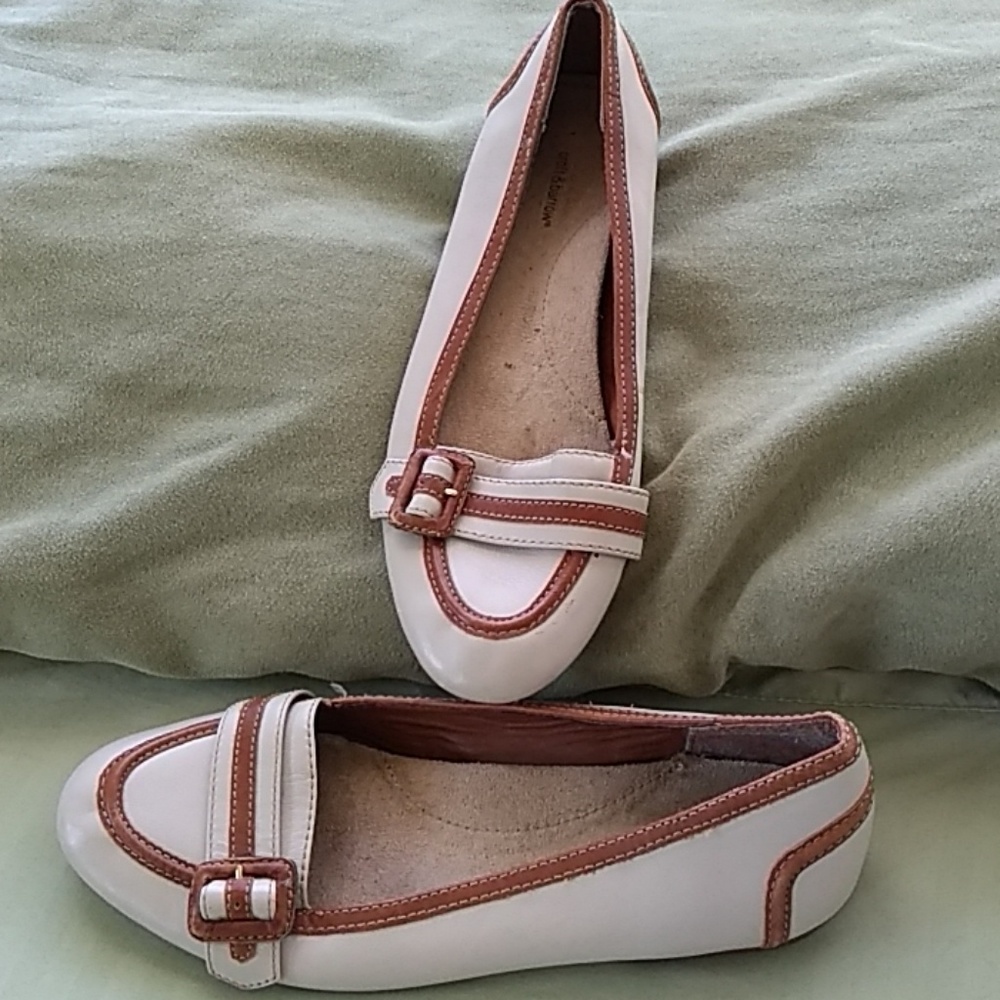 Croft & Barrow  Leather Flats  Every season US6